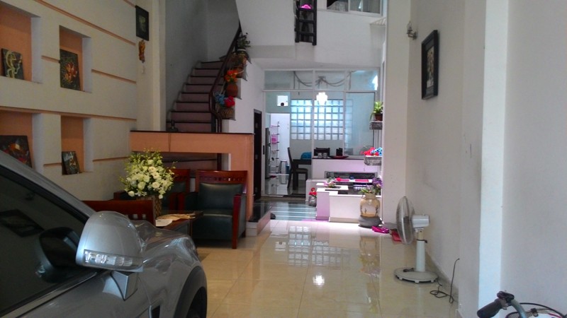 Bán nhà MTNB 8m, đuờng D2, BT, Trệt, 3lầu, Nhà đẹp - Gía tốt