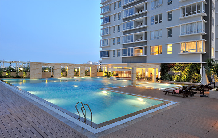 Cần tiền chuyển nhượng gấp căn hộ Sunrise City, 99m2, view trực diện hồ bơi, giá tốt!!!