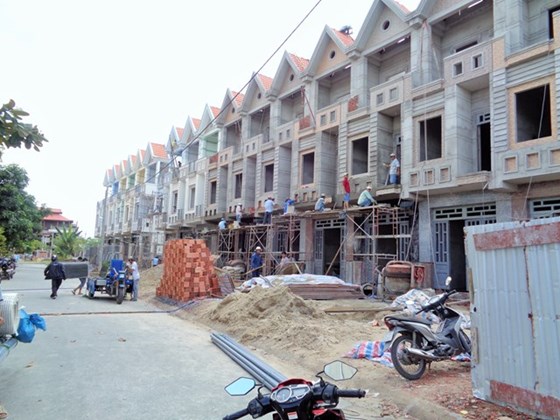 Bán dãy nhà phố biệt thự 3 tầng, 2 MT đường An Dương Vương giao với Võ Văn Kiệt, P. 16, Q. 8