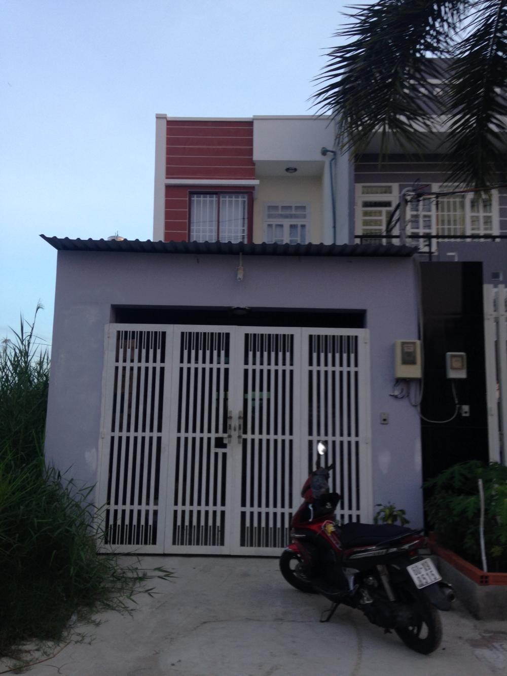 Bán nhà  E8/221/A2 tổ 8 ấp 5, quốc lộ 50, xã phong phú, huyện Bình Chánh;68m2;1,75 tỷ