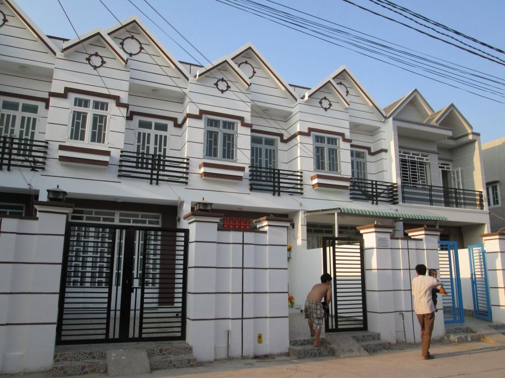 Bán nhà huyện Bình Chánh, xã Hưng Long, sổ hồng riêng giá 480 triệu/căn. 0934.502.009