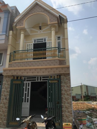 Nhà mới 1 trệt, 1 lầu, 5x15m, 555 triệu, Hóc Môn, đường Nguyễn Văn Bứa