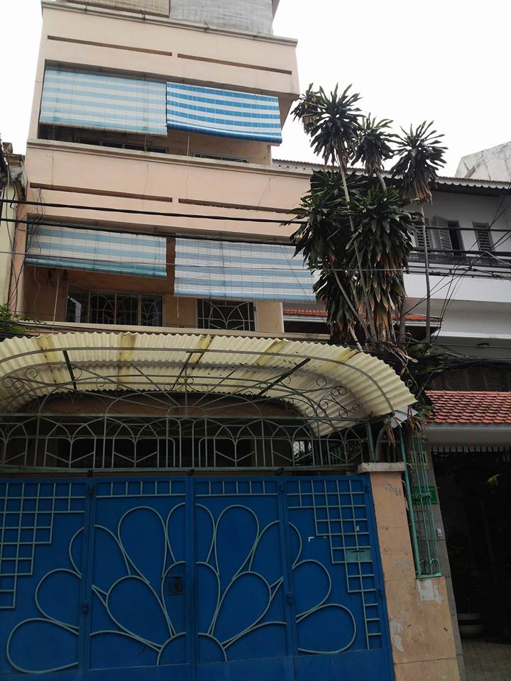Bán nhà hẻm 4m Lê Thị Riêng P. Bến Thành, Q. 1, nhà nát