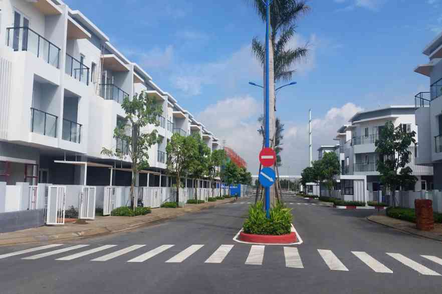 Bán nhà mới xây xong đường Nguyễn Duy Trinh Quận 2 giá 2,5 tỷ 1 trệt 2 lâu