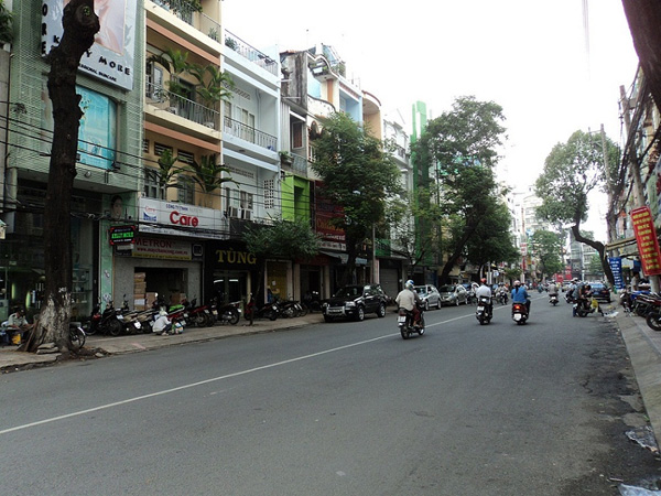 Bán nhà mặt tiền đường Nguyễn Thái Bình