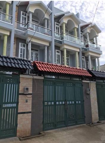 Bán nhà gần Gò Vấp, tiện đi vào trung tâm Sài Gòn, giá 2 tỷ, sổ hồng riêng