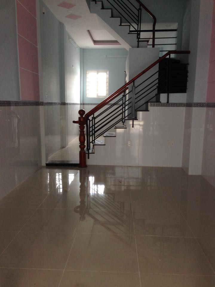 Bán nhà xây mới 2 lầu đúc gần Làng Đại Học Phước Kiển, sổ riêng