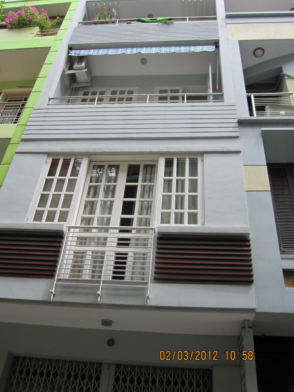 Bán nhà mặt tiền Trường Sa, Quận Phú Nhuận, Dt 4x15m. Trệt 3 lầu st giá chỉ 8.2 tỷ