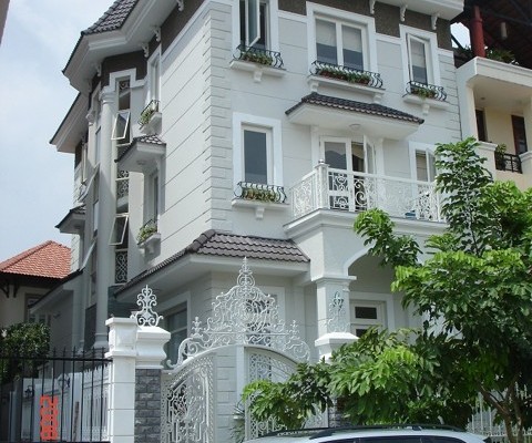 Bán nhà mặt tiền HXH Phan Văn Trị, quận Bình Thạnh, biệt thự 2 lầu ST, DT: 7.2mx17.6m, giá 7.3 tỷ