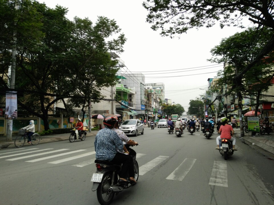 Bán gấp mặt tiền đường đoạn 2 chiều Nguyễn Xí-Nơ Trang Long, Giá 7,2 tỷ. LH 0938927539