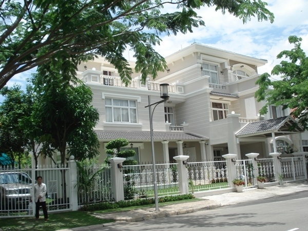 Bán biệt thự tứ lập Mỹ Thái 2 đầy đủ nội thất, sổ hồng, giá 19 tỷ 300