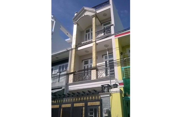 Cần bán gấp nhà đẹp ở ngay 4 lầu Nguyễn Tiểu La, Q10, DT: (3,1x12)m giá: 4,9 tỷ (TL)