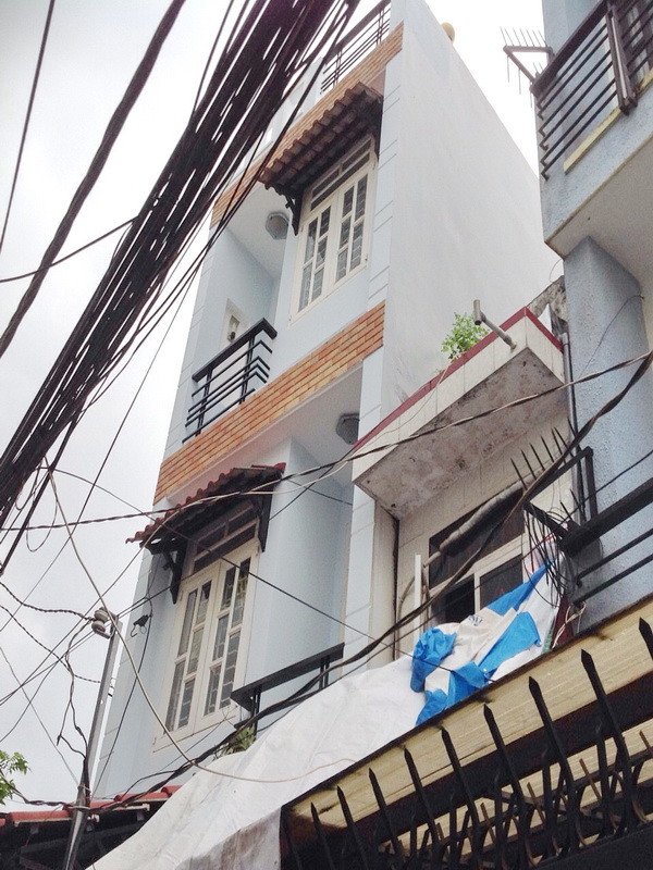 Bán gấp nhà 2 lầu hẻm Nguyễn Thần Hiến, Phường 18, Quận 4