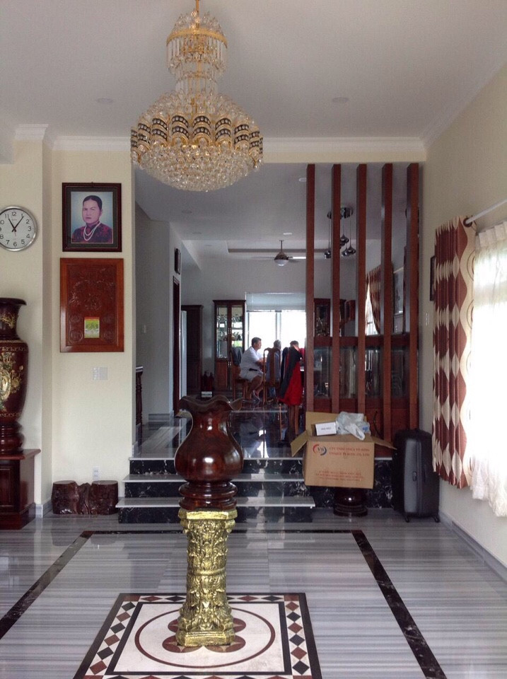 Bán đất nền biệt thự Minh Tuấn 750m2, tặng toàn bộ nội thất đường Đỗ Xuân Hợp, Quận 9
