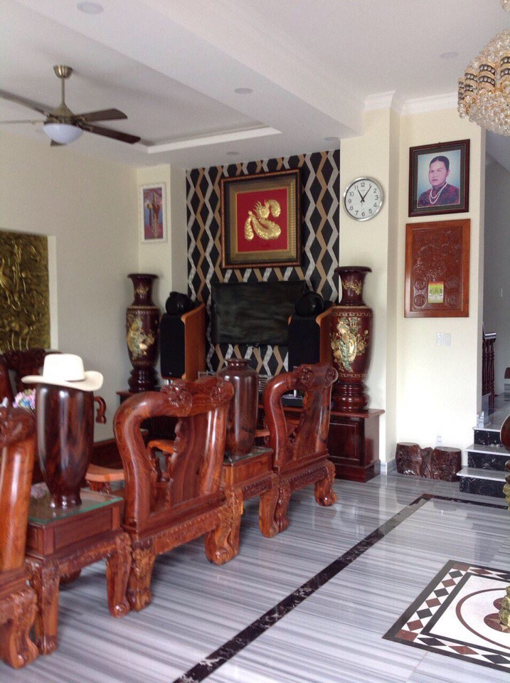 Bán đất nền biệt thự Minh Tuấn 750m2, tặng toàn bộ nội thất đường Đỗ Xuân Hợp, Quận 9