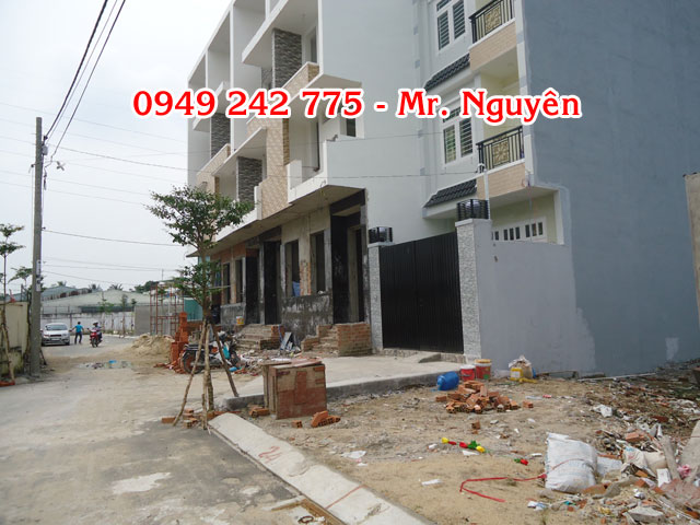 63 nền đất An Phú Đông, Quận 12 giá 20 Tr/m2. Nhiều nhà đang xây, có hình thật, hạ tầng hoàn thiện