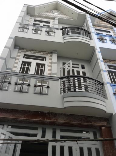 Bán nhà đẹp mặt tiền đường Nguyễn Chí Thanh, Q10. Trệt, 4 lầu nhà mới, cho thuê giá cao