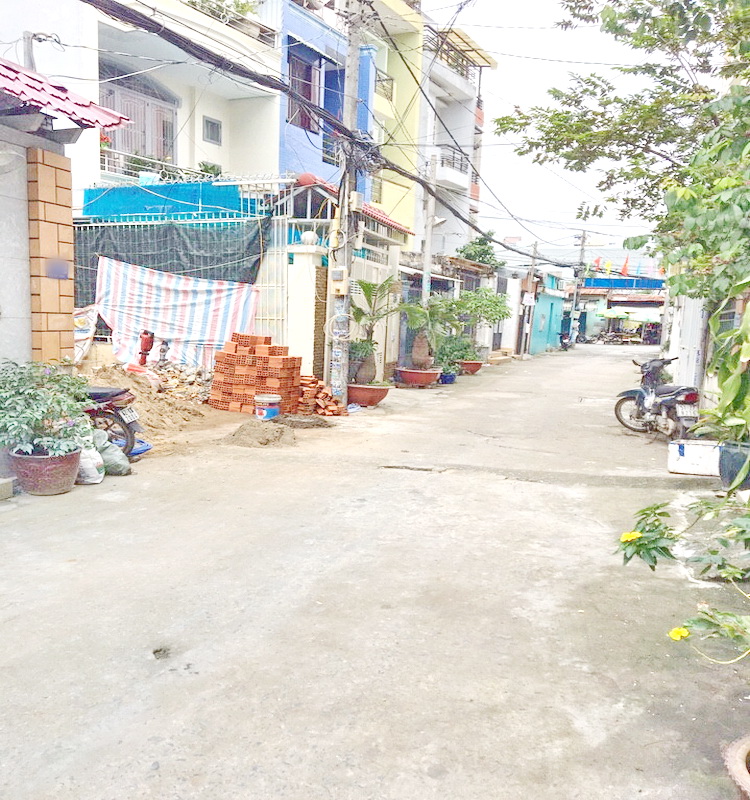 Nhà bán hẻm xe hơi gần nhà thi đấu Đa Năng đường Huỳnh Tấn Phát, Bình Thuận