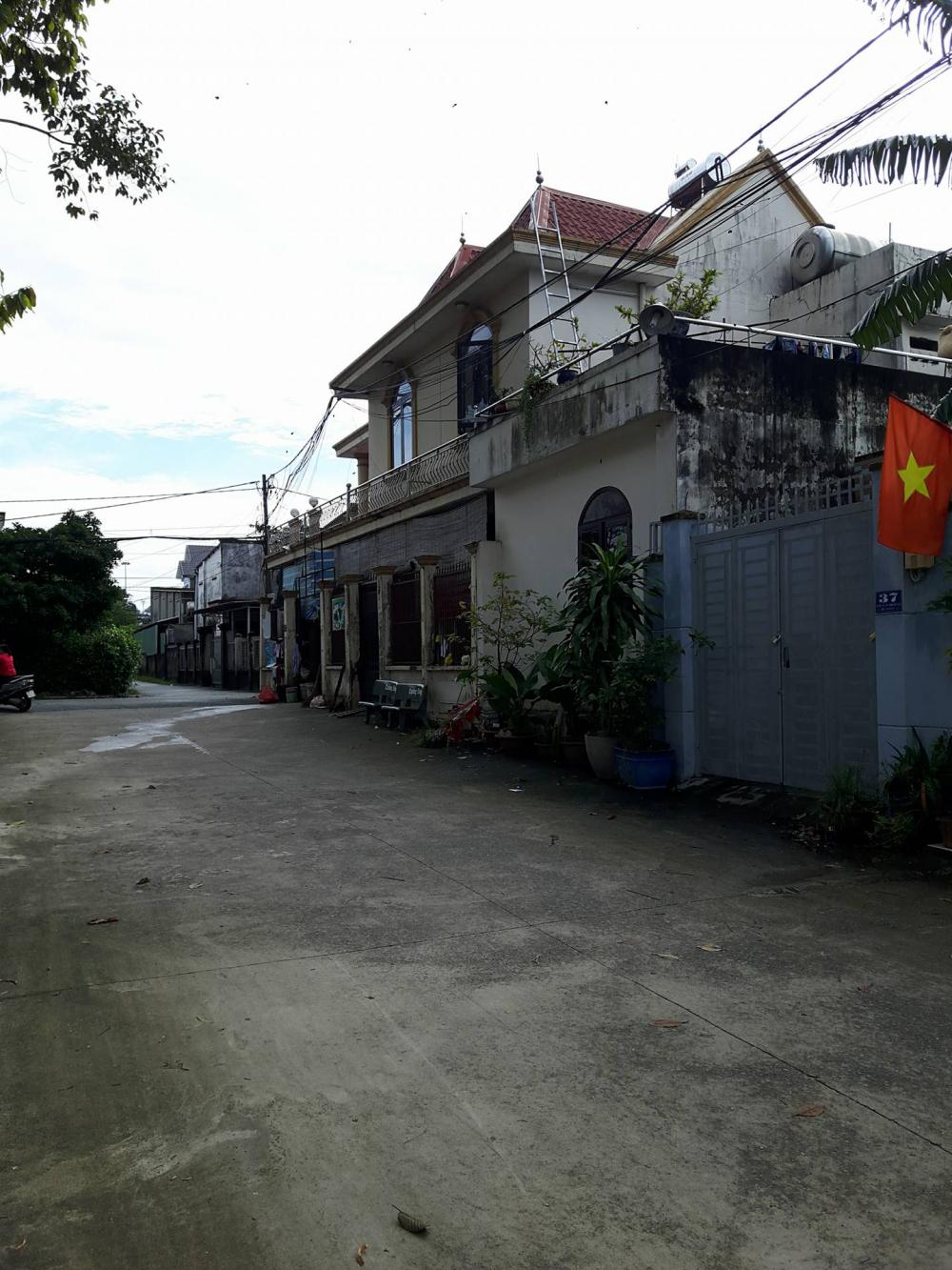 Bán gấp dãy trọ 12 căn và nhà còn mới, mặt tiền 12E Nguyễn Văn Tăng, DT 254m2, 16tr/m2
