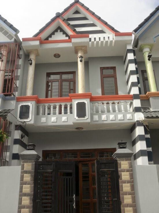 Cần bán nhà đẹp mới xây 4m x 30m sổ hồng riêng giá rẻ gần UBND Hưng Long