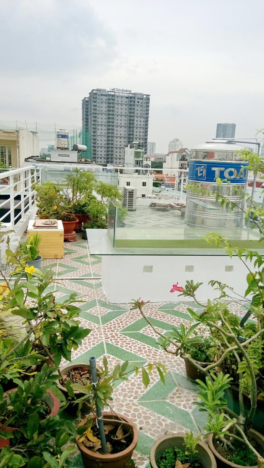 Bán nhà tặng nội thất hẻm 52 Nguyễn Thị Thập, Bình Thuận, Q7