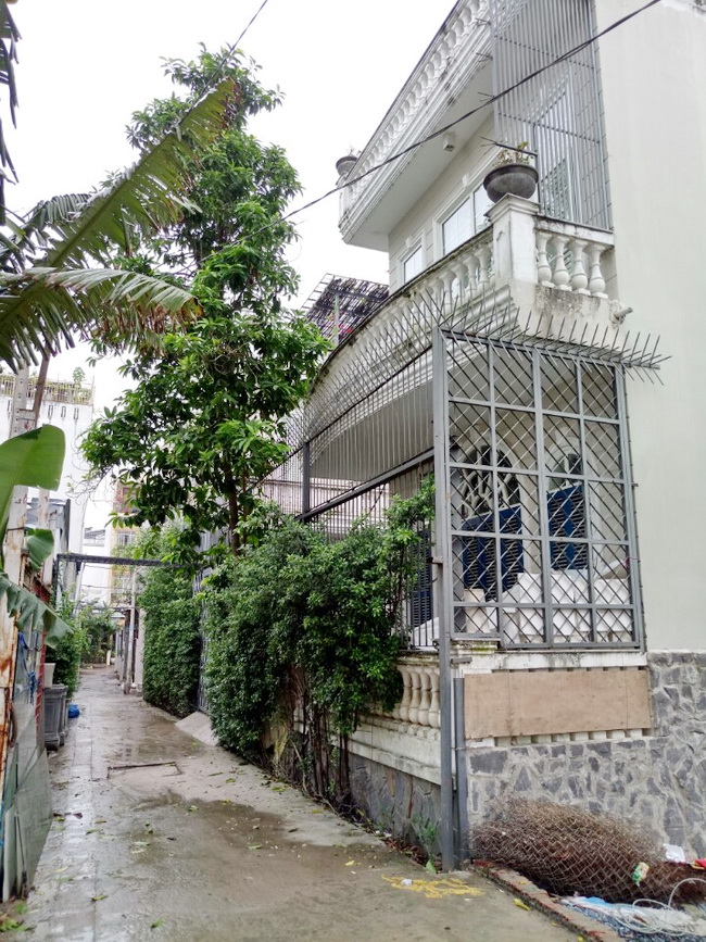 Bán biệt thự 2 lầu, hẻm 1135 Huỳnh Tấn Phát, P. Phú Thuận, Quận 7