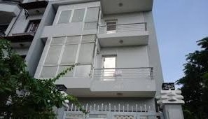 Bán nhà mặt tiền Nguyễn Ngọc Lộc, Quận 10, DT 8x13,5m, xây 3 tầng