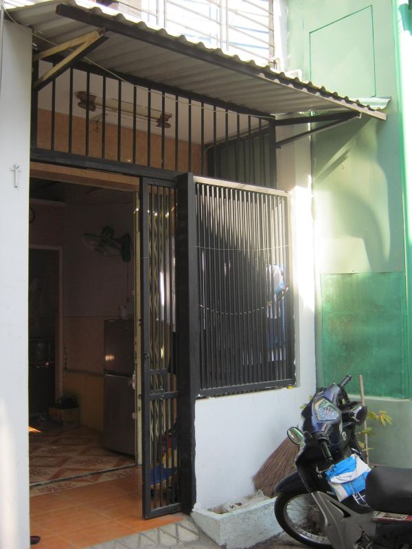 Bán nhà MT Lê Thị Riêng, Phường Bến Thành, Q1