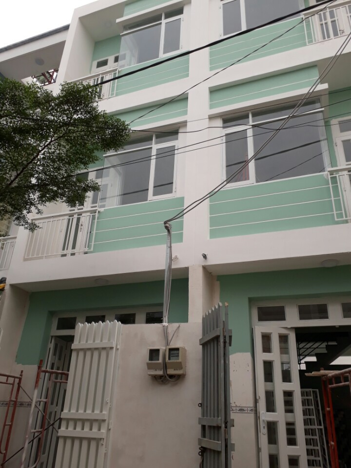 Nhà 3 tầng, 4 phòng ngủ, rất đẹp, đường nhự 6m, Nguyễn Văn Tạo, Nhà Bè chỉ 11,5 tr/m2