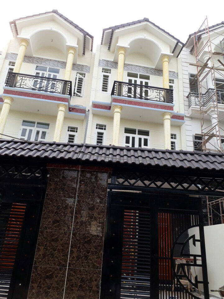 Nhà phố Thạnh Lộc 29 vào 30m, DT 5m x 17m đường bê tông 10m