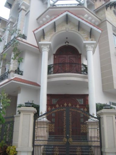 Bán biệt thự cao cấp Nguyễn Cửu Vân, P17, Bình Thạnh