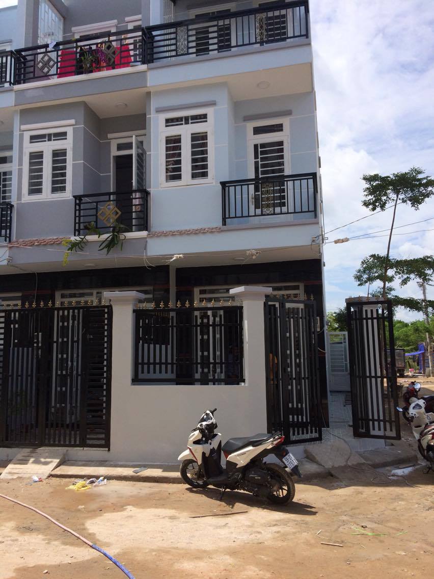 Bán nhà mới 3x12m hẻm 2266 Huỳnh Tấn Phát, bao công chứng