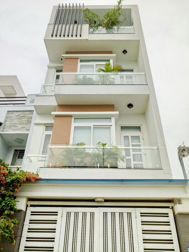 Bán nhà mặt tiền đường Phú Thuận, P. Phú Thuận, Quận 7- 5x18m- 3 lầu