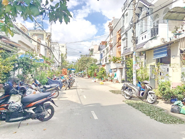 Bán nhà mặt tiền số 40 đường Số 49, P. Bình Thuận, Quận 7- 75m2- Giá 4.45 tỷ
