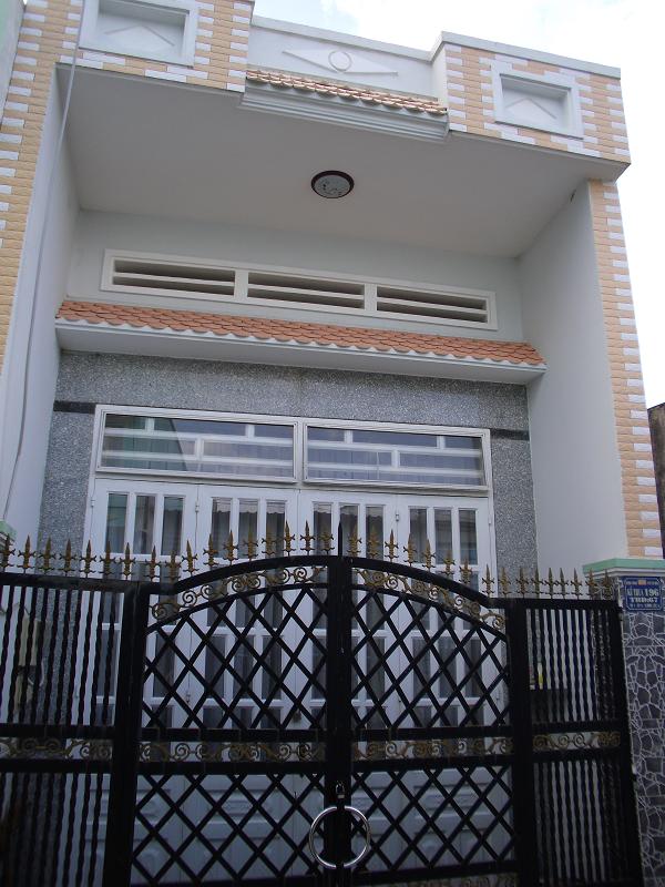 Kẹt tiền bán nhà ở Lê Đình Cẩn, Q. Bình Tân. DT 4 x 25m, giá 1.45 tỷ
