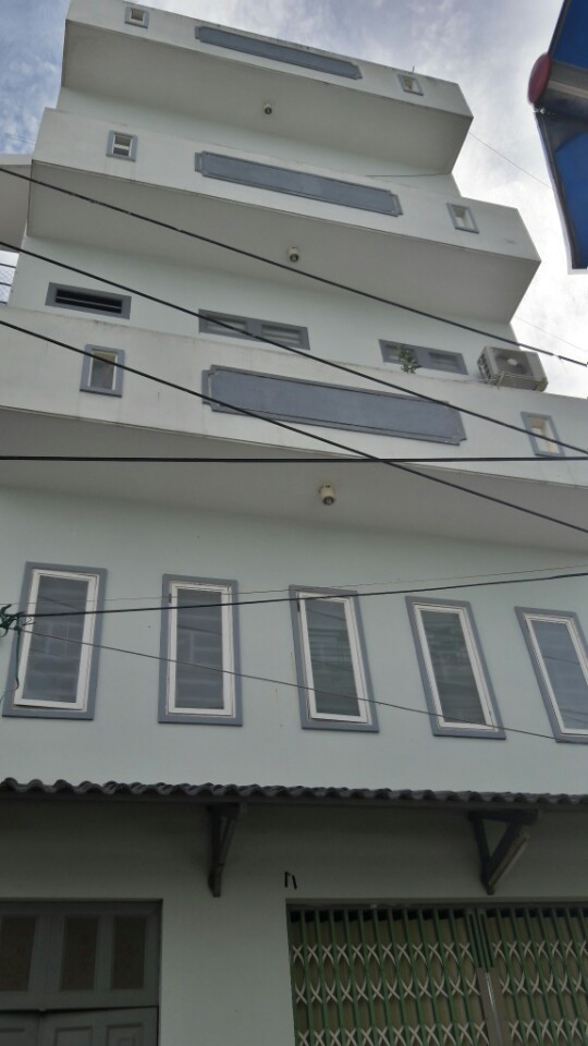 Bán căn nhà 3 lầu gần cầu Tân Thuận, quận 4