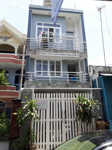 Bán nhà trước tết mặt tiền NB Nguyễn Hữu Cầu