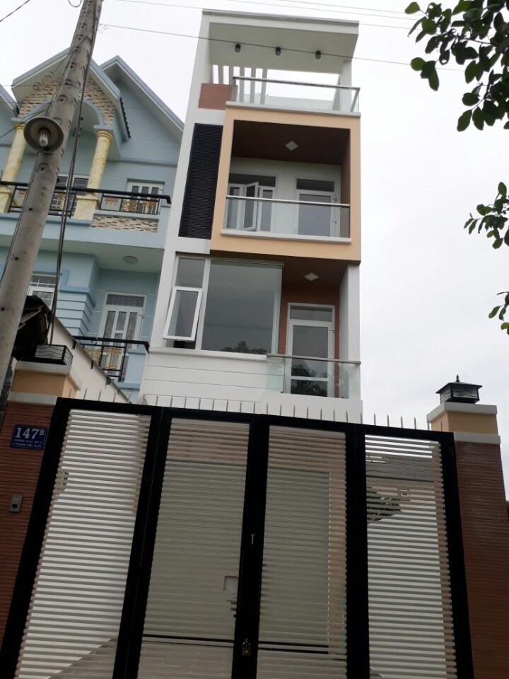 Nhà mặt tiền đường Thạnh Lộc 37 bê tông 10m