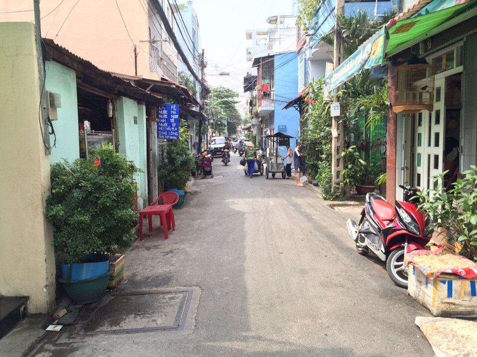 Nhà hẻm nhựa ngã 4 Bảy Hiền, đường Nguyễn Thái Bình 4.3x10m. Giá 2.3 tỷ