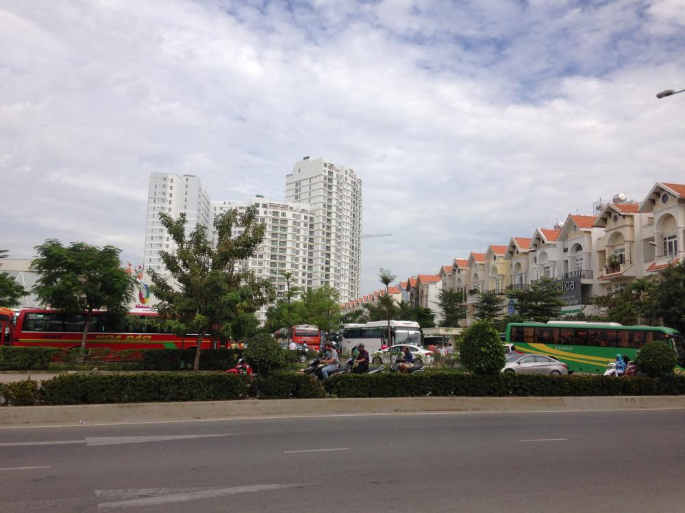 Nhà bán KDC Him Lam Kênh Tẻ, Quận 7, DT 4,5x20m, 4 lầu, giá 11,4 tỷ, ĐT: 0902.470.588