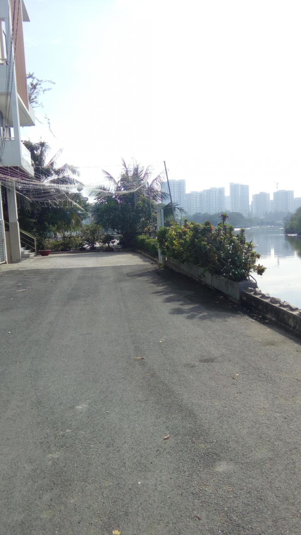 Bán nhà đẹp, 3 lầu, lô góc, view sông KDC Tân Quy Đông, phường Tân Phong, quận 7