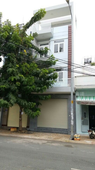 Bán nhà mặt tiền đường Nguyễn Phúc Chu, P. 15, Q. Tân Bình, DT: 5mx13m