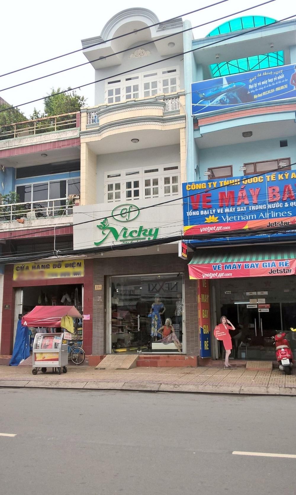 Bán nhà MTKD Nguyễn Sơn, Tân Phú, 4x18,1m, 1 lửng 2 lầu ST, giá 8.6 tỷ TL