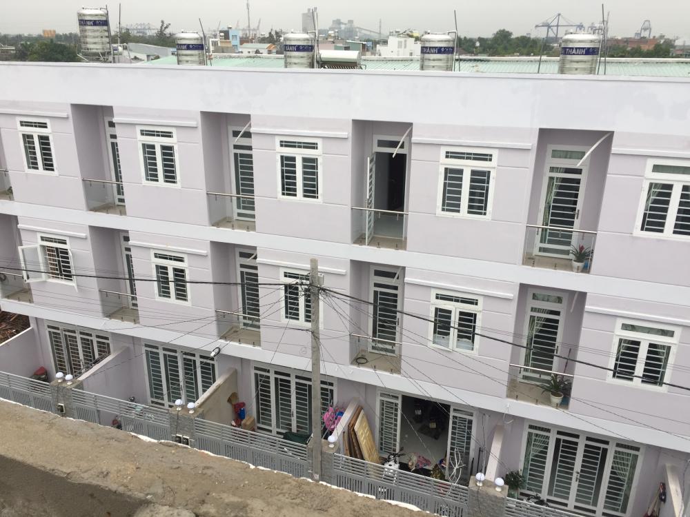 Nhà phố 1T, 2L mới 100% KDC Phú Hữu, Q9. Nhà mới dọn vào ở ngay sát bên Q2