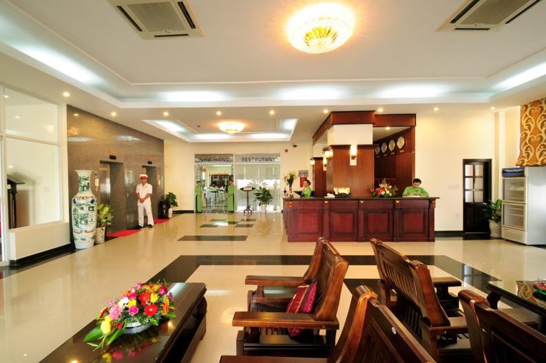 Cần tiền bán gấp khách sạn MT Tân Sơn Nhì 6m x 24m, tiện nghi gần Trường Chinh, Gò Dầu