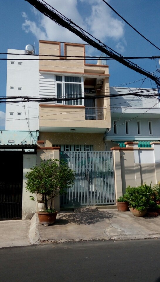 Bán gấp nhà 2 lầu mặt tiền đường Số 49, Phường Bình Thuận, Quận 7
