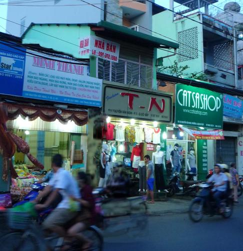 Bán nhà mặt tiền quận Bình Tân đường Trương Phước Phan, gần chợ 4x22m, 1 lầu, khu KD sầm uất
