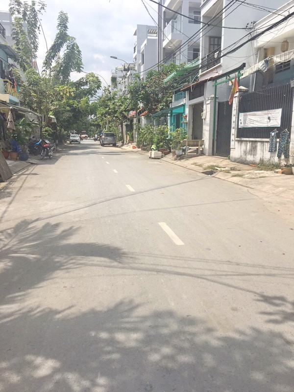 Bán gấp nhà mặt tiền đường, P. Bình Thuận, Quận 7