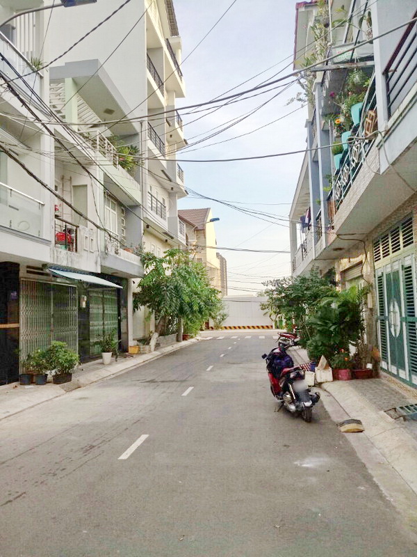 Bán gấp nhà phố 2 lầu đường Số 9 Phường Bình Thuận, Quận 7