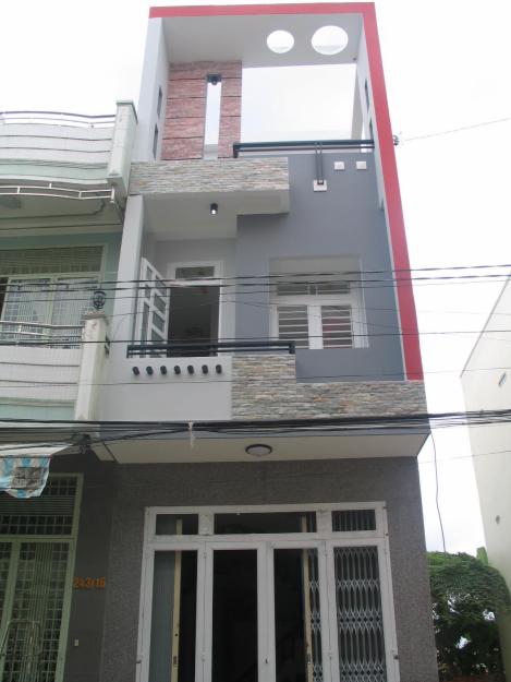 Cần bán nhà đường Hùng Vương, phường 9, quận 5. Dt 4x22m